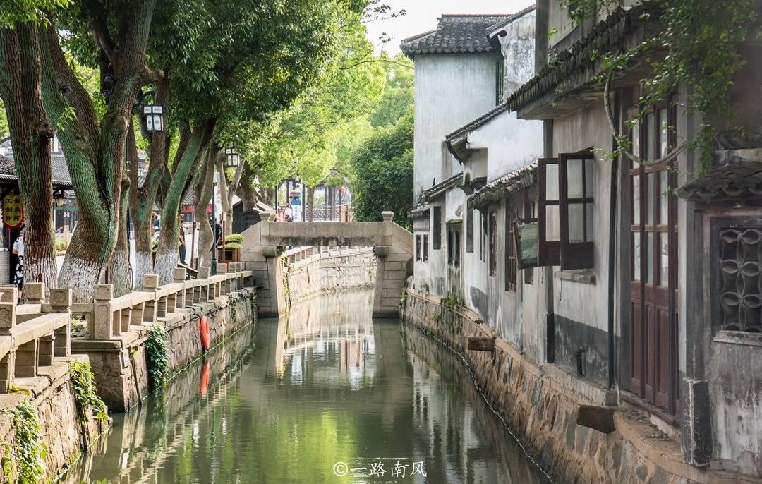 圣女战旗